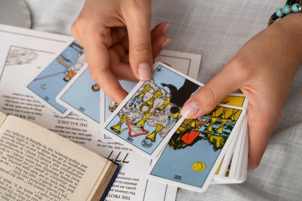 Tarot sin gabinete 10 euros 30 minutos con tarotistas del amor